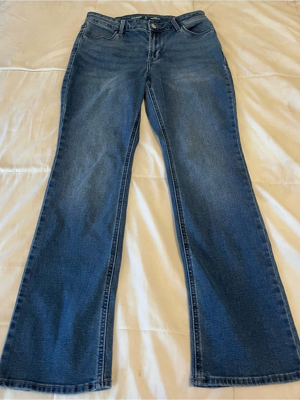 Old Navy Women's Blue Mid Rise Wow Bootcut Jeans size 6 short